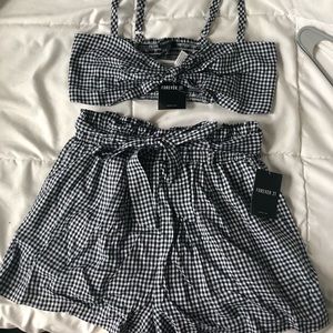 NWT Forever 21 Gingham print tie set